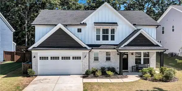146 Greenbrier Way