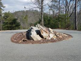 24 Signal Mtn Drive SE