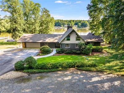 2202 Emerald Drive