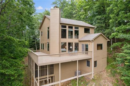 905 Ridgeview Drive