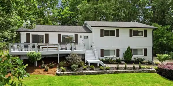 1112 Washington Court