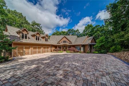 1090 Summit Drive