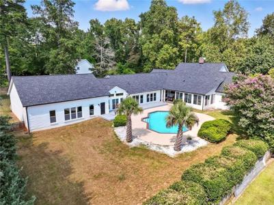 8675 Lake Forest Drive