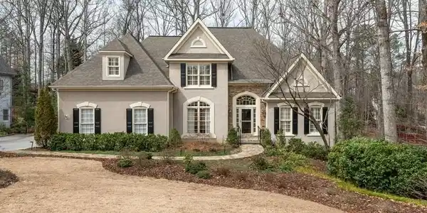 5075 Southlake Drive