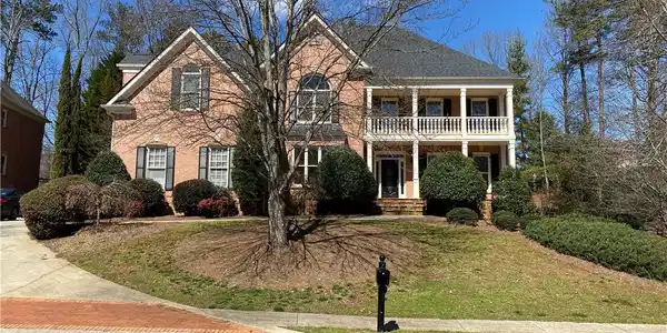 2075 Lake Shore Landing