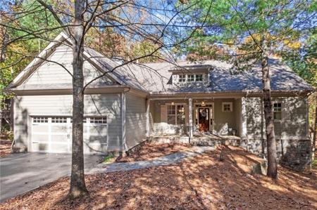 62 Soaring Hawk Circle