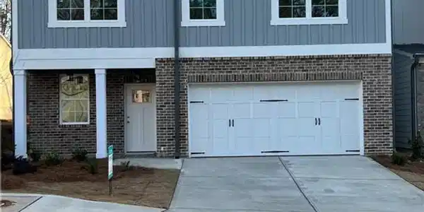377 Lakeside Court