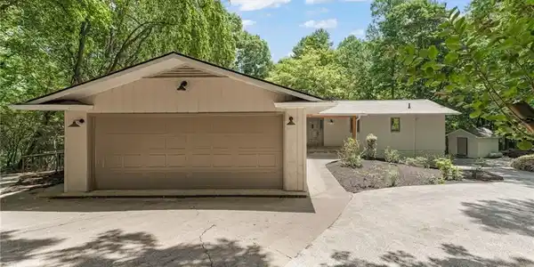 462 Lake View Trace