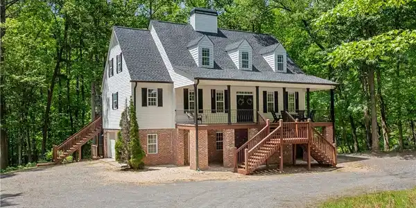 25 Deerhorn Drive