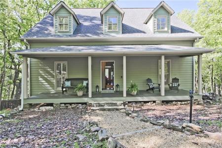 32 Bee Tree Ridge Court