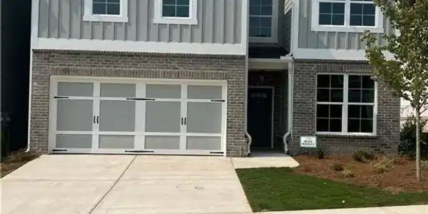 400 Lakeside Court