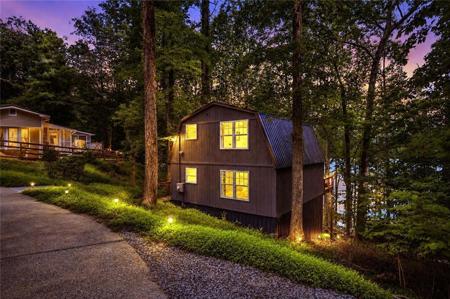 6995 Lakeside Place
