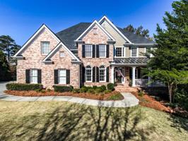 330 Lakebridge Crossing