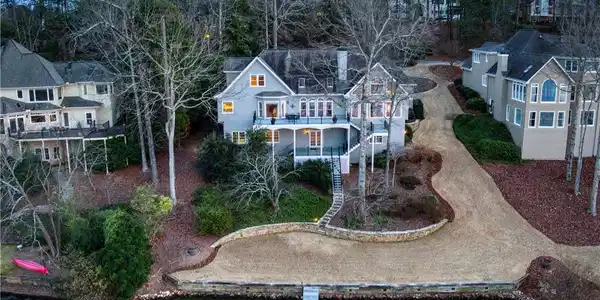 3820 Schooner Ridge