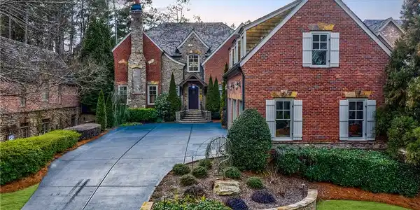 130 Ardsley Lane