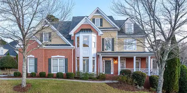 1005 Signal Pointe