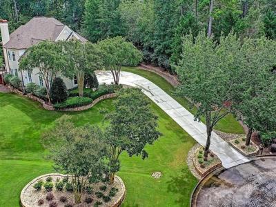 6709 Wooded Cove Court