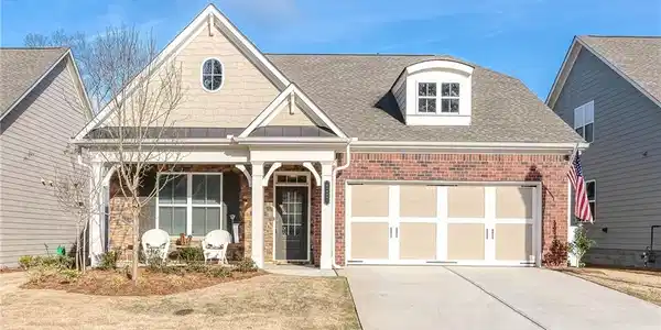220 Hickory Bluffs Parkway