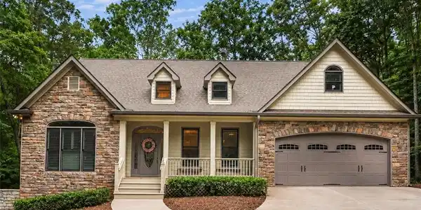 1556 Tamarack Drive