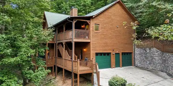 469 Moss Patch Trail