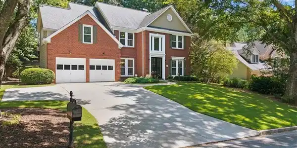 1840 Oak Tree Hollow