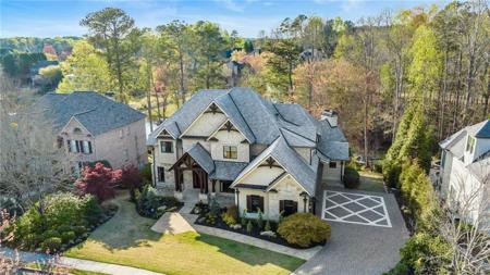 1125 Lake Shore Overlook