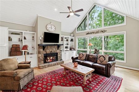 52 Swallow Point