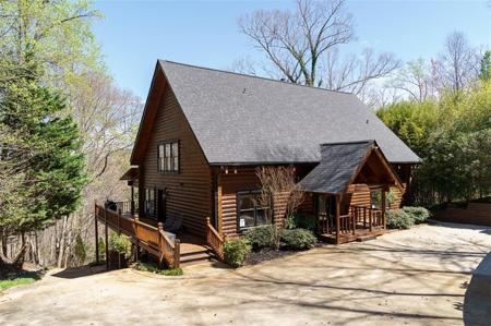 3208 Winterberry Lane