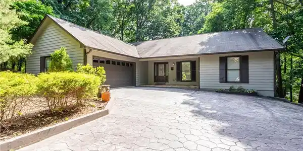75 Frost Pine Circle