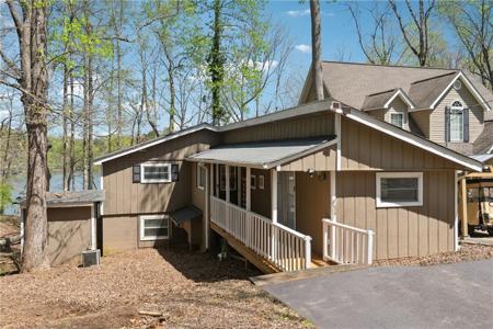 6609 Lakeshore Drive