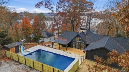 4225 Twin Rivers Drive