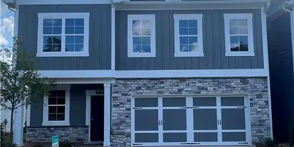 282 Lakeside Place