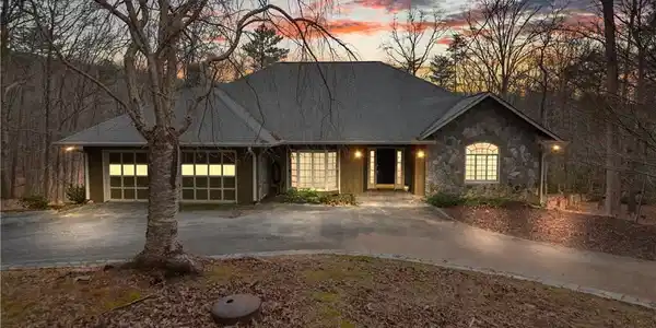 63 Blue Surf Court