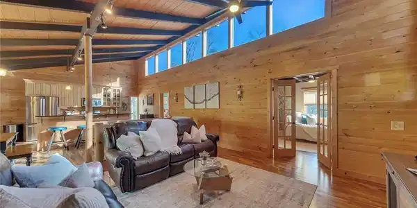 455 Tamarack Drive