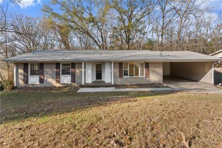660 Honeysuckle Road