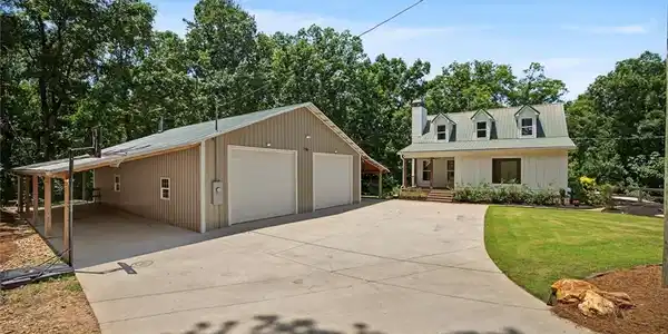 295 W Stowers Drive