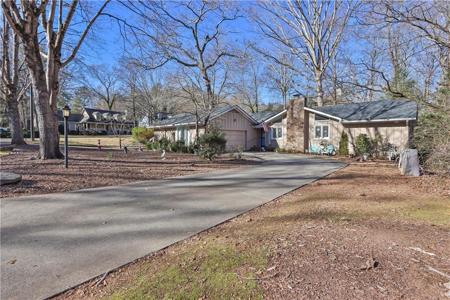 1474 Lakeshore Circle
