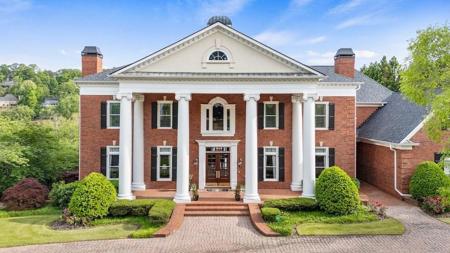 1075 Carnoustie Lane