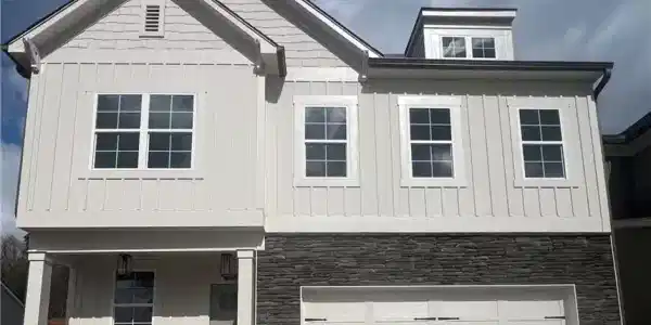 273 Lakeside Place