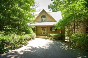 49 Chestnut Knoll Court