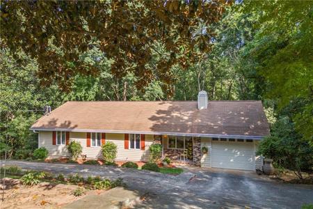 684 Honeysuckle Road