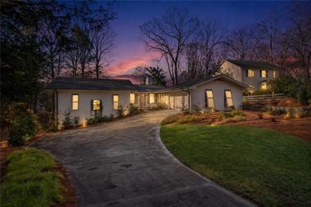 3526 Edgewood Circle