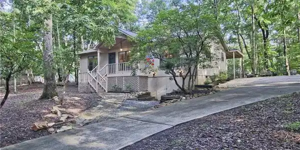 36 Lake View Trace