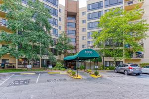1800 Clairmont Lake