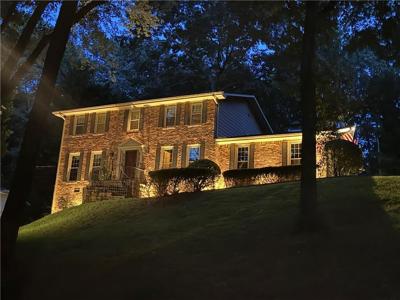 835 Lakeshore Drive NW