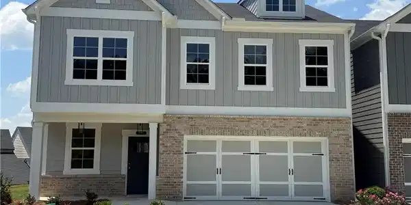 315 Lakeside Court