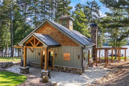 1132 N Edgewater Trail
