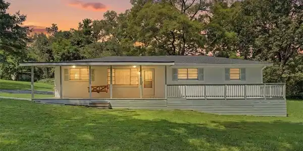794 Old Allatoona Road SE