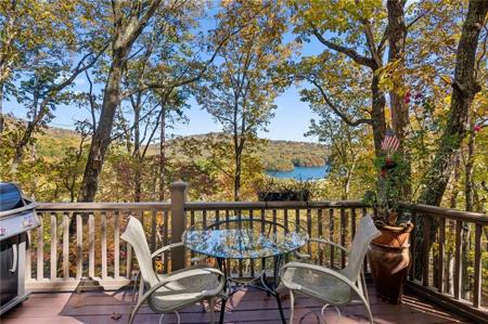 101 Treetopper Circle