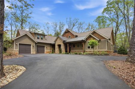83 Summit Drive W